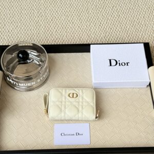 75 Dior Caro Zipper Card