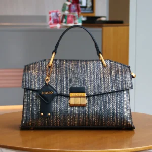 2026 New Vintage Blue Snake Skin High-End Handbag, Fashionable Luxurious Women's Tote Bag, Lightweight Large Capacity Shoulder C