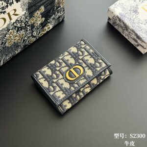 # Prom-only discount. Style Number: S2300 Dimensions: 11 x 7.5 x 2.5 cm